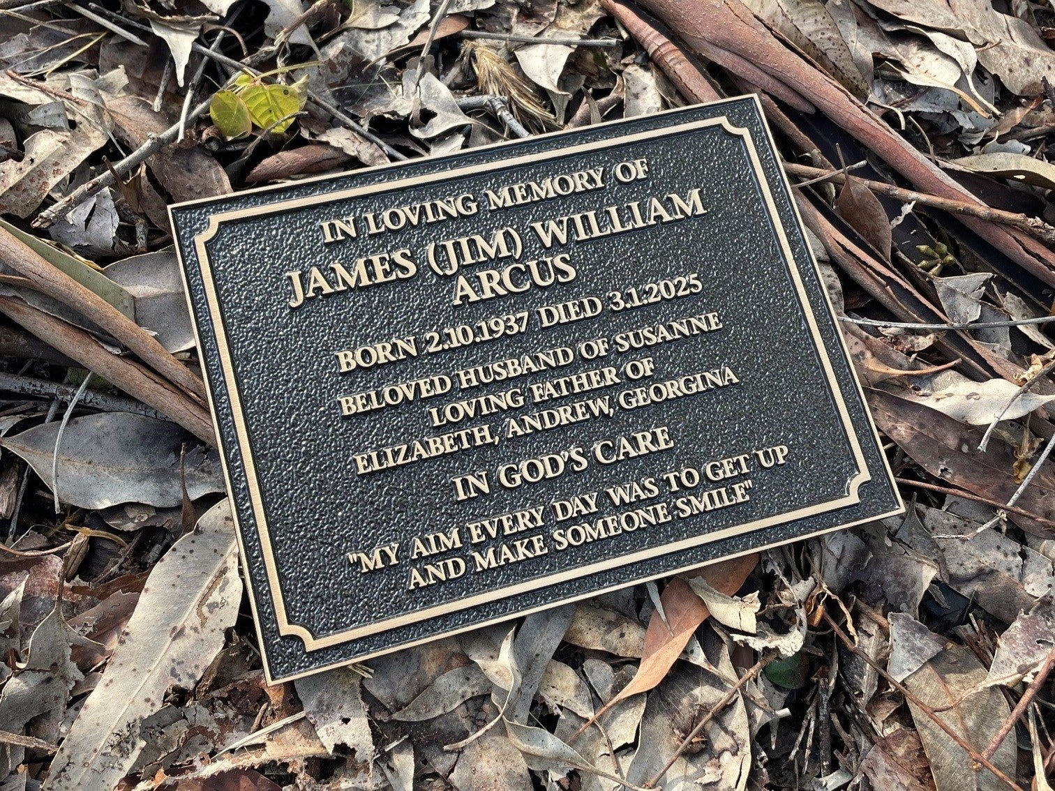 Bronze Plaque Memorial For People