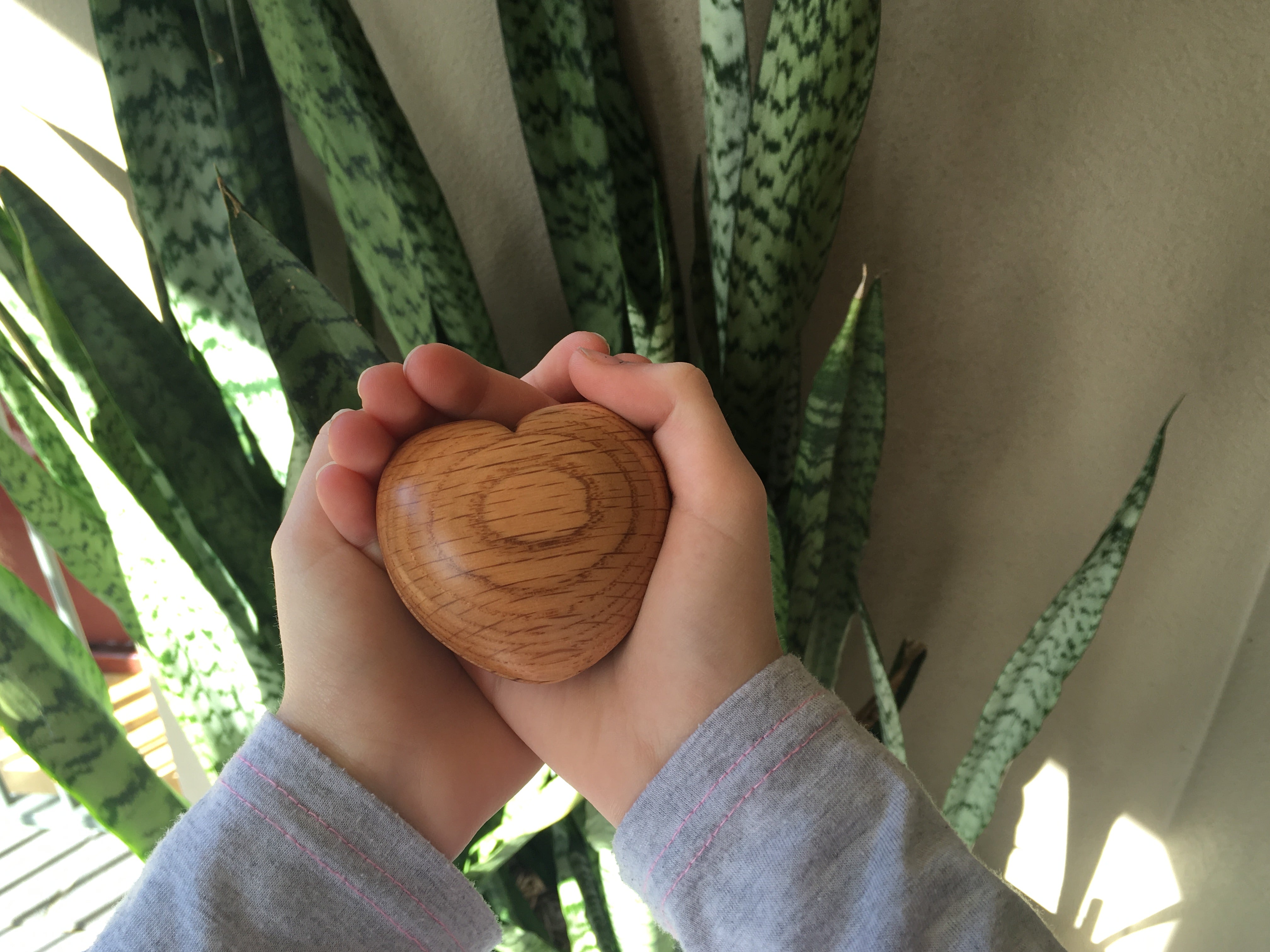 Natural Oak Tribute Heart Keepsake