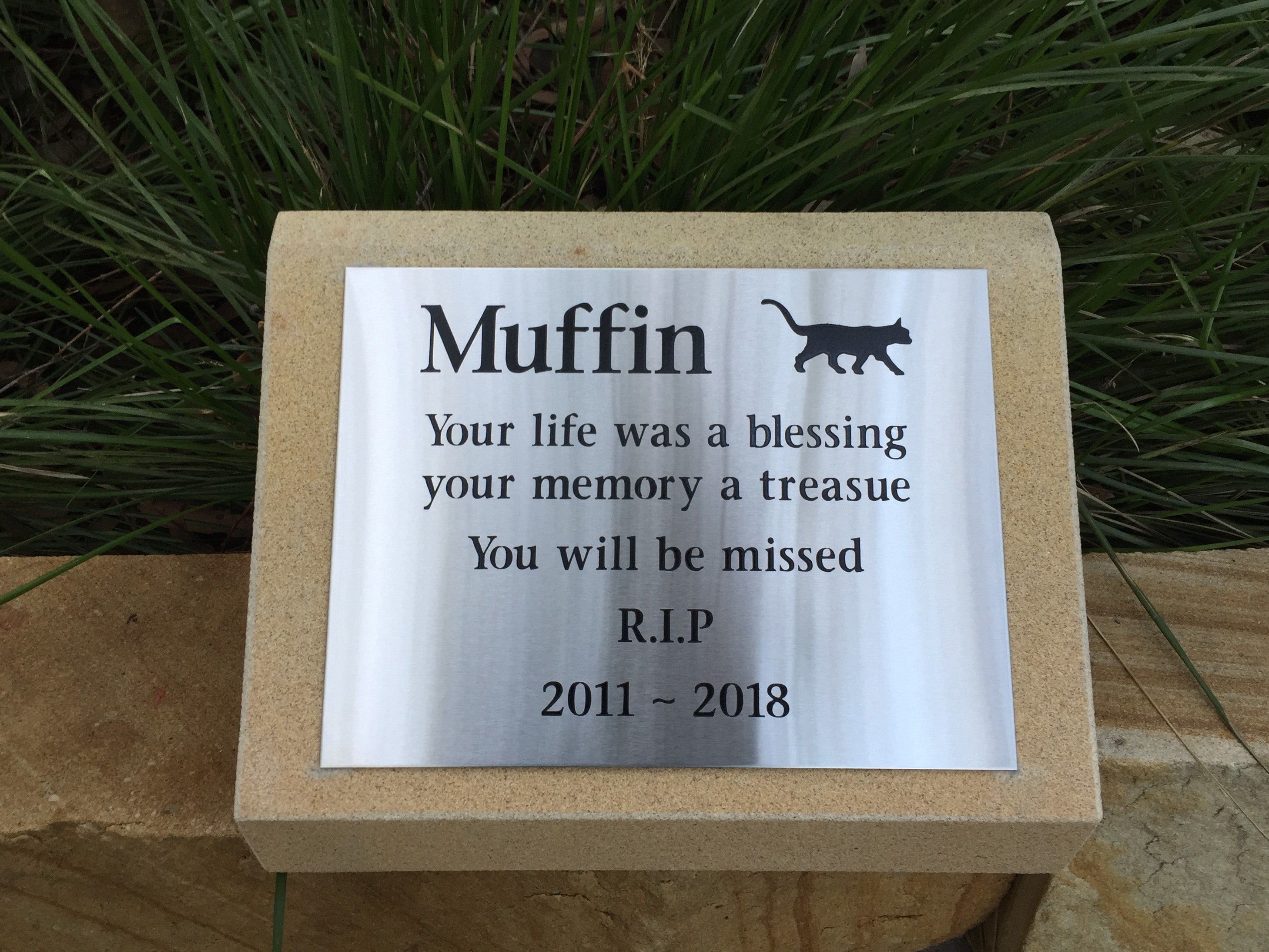Sandstone Desk/Pillar Pet Headstone - Stainless Steel