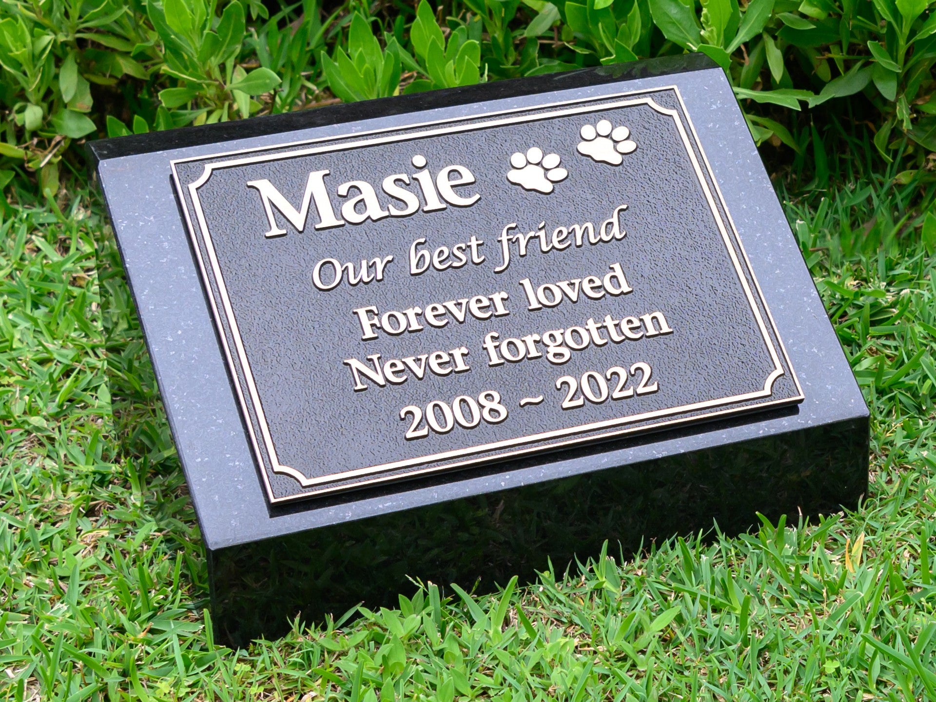 Granite Desk/Pillar Pet Headstone - Bronze Plaque
