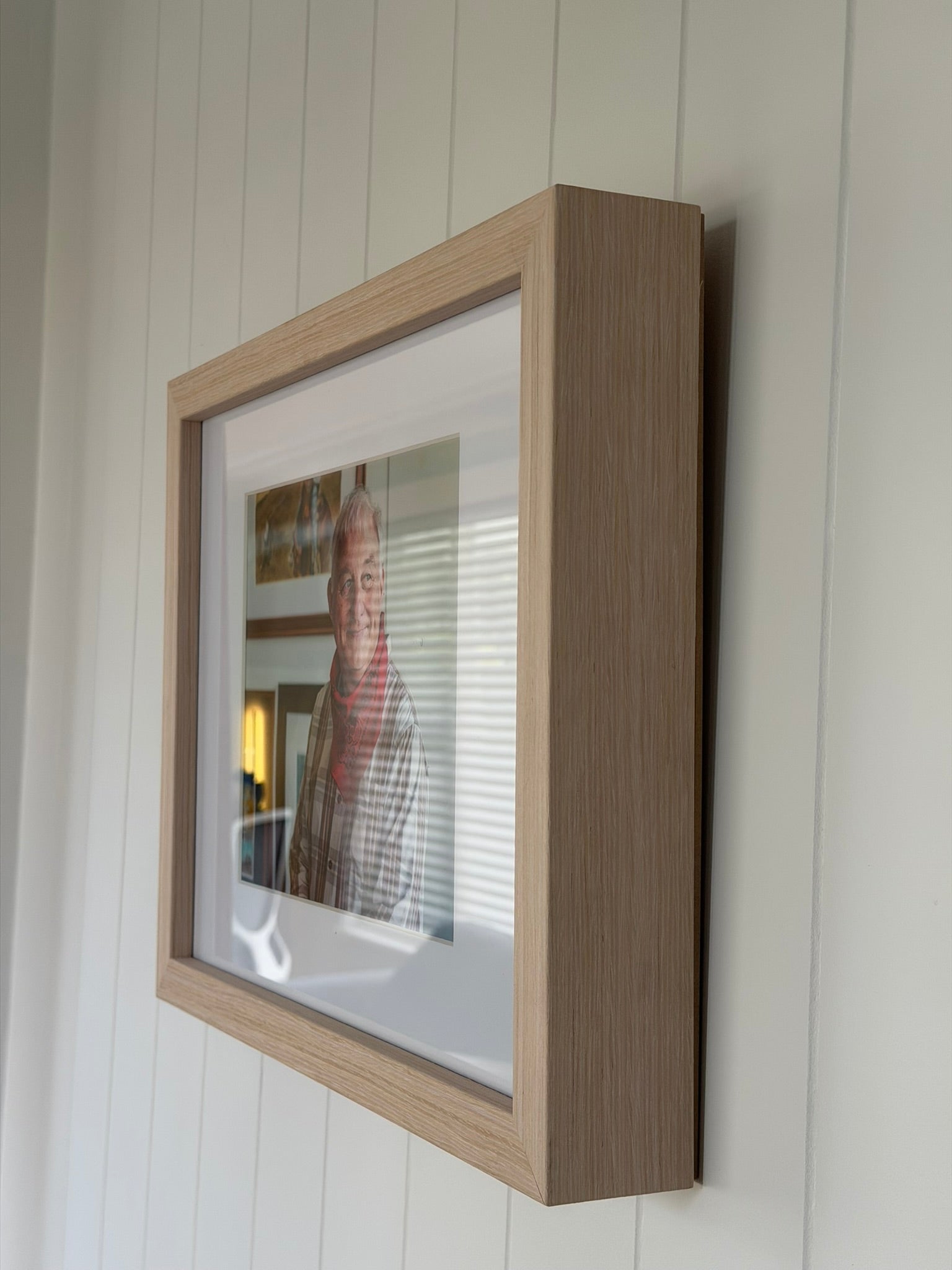 Lasting Impression Frame - Multi Option Concealed Urn - Oak