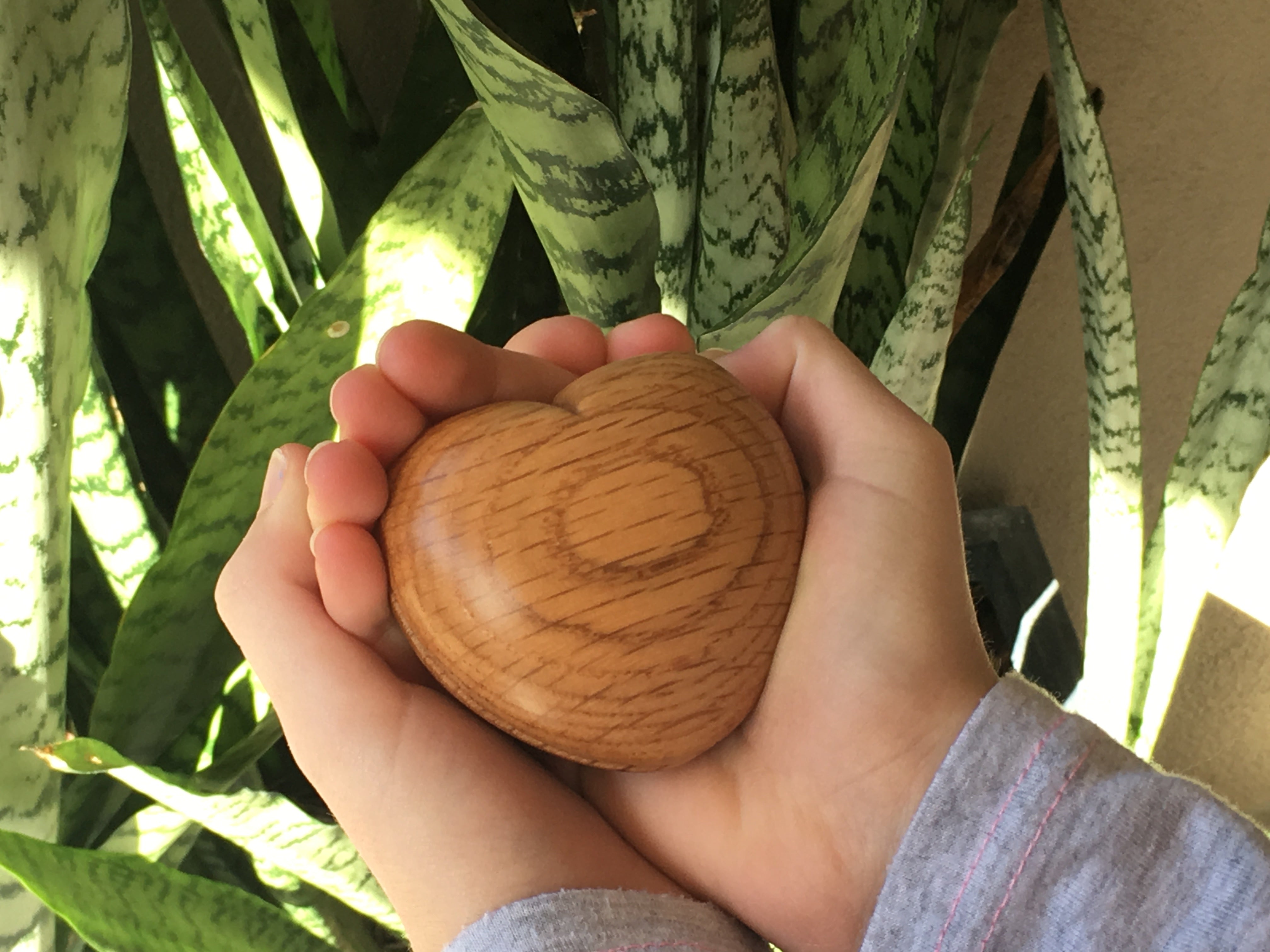 Natural Oak Tribute Heart Keepsake