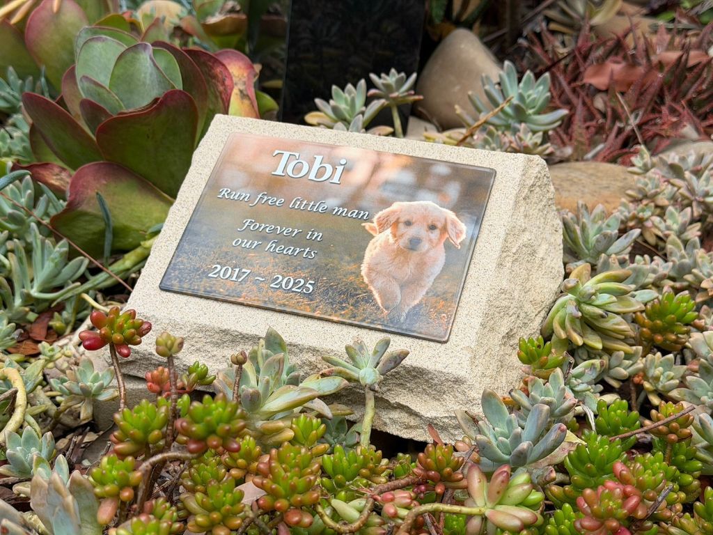 Personalised Sandstone Pet Memorial with Full Colour Photo Plaque