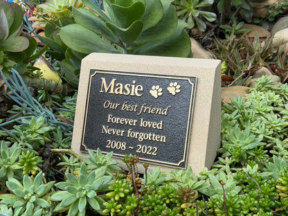 Sandstone Desk/Pillar Pet Headstone - Bronze Plaque