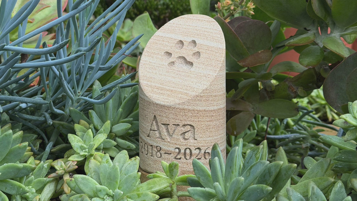 Personalised Sandstone Paw Print Pillar Pet Memorial (17cm x 10cm)