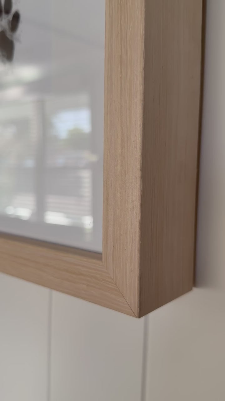 Lasting Impression Frame - Multi Option Concealed Urn - Oak